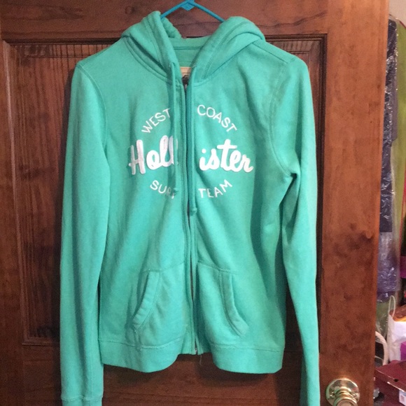 Hollister Tops - Hollister medium zip up jacket with hood